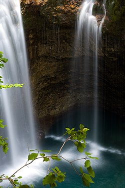 Cascada de la Cueva.