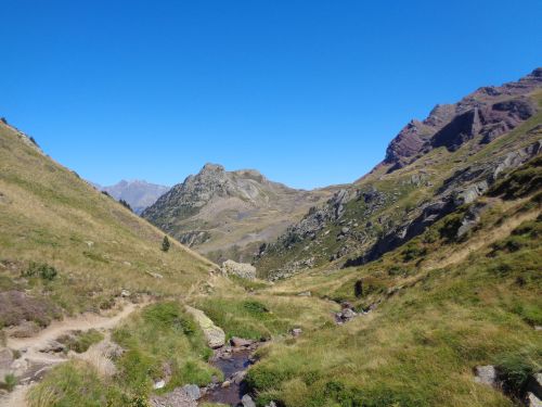Camino de descenso hacia Candanchú.