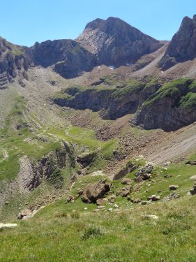 Camino descendiendo hacia el paso de la Oreja.