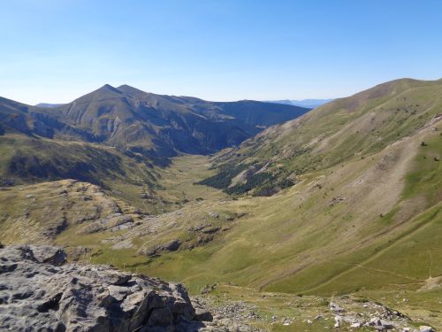 Vistas de los llanos de Napazal, parte alta del valle de Aísa.